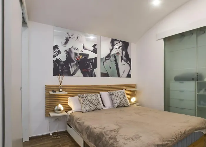Vi Parione House *